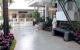 Highgates Hotel